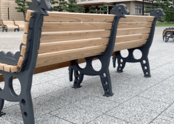 Bancos de dinossauros em Fukui fazem sucesso nas redes sociais