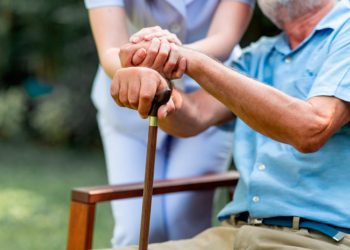 Governo do Japão alerta para disputas contratuais em serviços privados para idosos