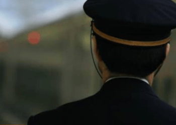 Funcionário teve 10% de salário reduzido após agredir um colega de trabalho