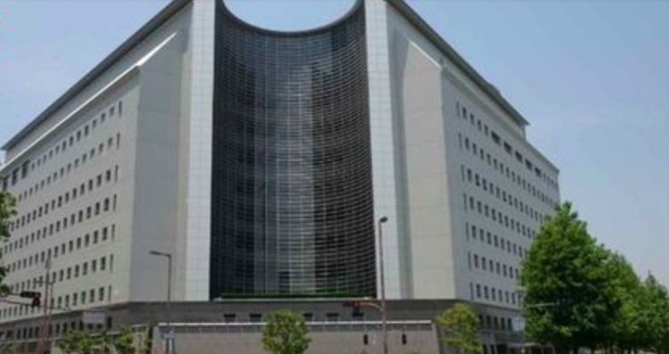 Idosos de 80 anos é preso por venda ilegal de DVDs de conteúdo impróprio