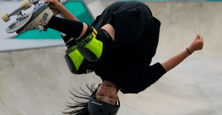 Adolescente de 15 anos conquista ouro no skate nos jogos asiáticos