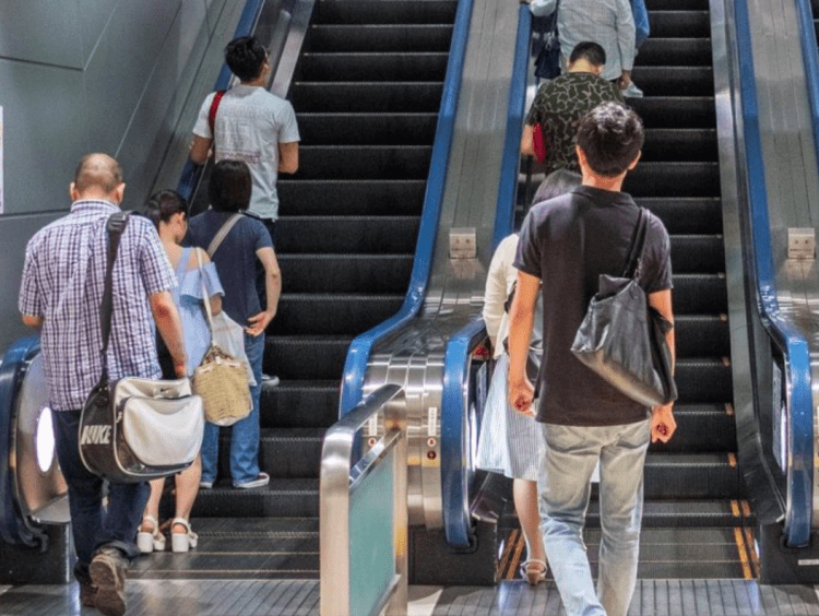 Nagoya estabelece nova lei para uso de escadas rolantes: Usuários devem permanecer parados