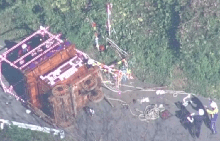 Idoso de 70 anos morre após carro alegórico tombar durante festival em Shizuoka