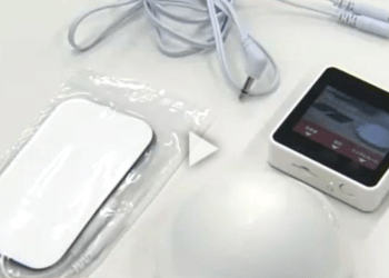 Alunos de uma Universidade de Tóquio puderam experimentar um simulador de cólica menstrual