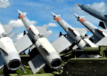 Partidos governantes do Japão estão em negociação para permitir exportações de mísseis antiaéreos