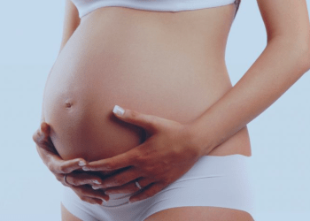 Associações médicas alerta mulheres a verificarem se estão grávidas antes de tomarem remédios para Covid