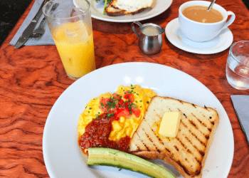 Um em cada quatro idosos de Aichi e Gifu vão tomar café da manhã em cafeterias