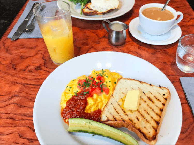 Um em cada quatro idosos de Aichi e Gifu vão tomar café da manhã em cafeterias