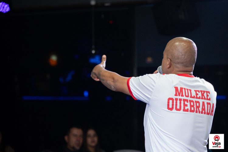 Show de Stand-Up em Komaki agita o inicio do feriado no Japão