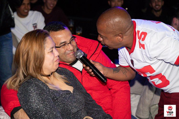 Show de Stand-Up em Komaki agita o inicio do feriado no Japão
