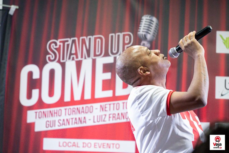 Show de Stand-Up em Komaki agita o inicio do feriado no Japão