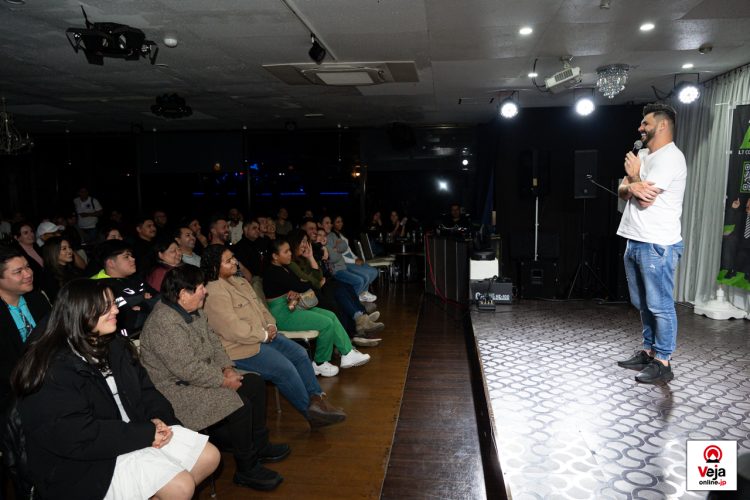 Show de Stand-Up em Komaki agita o inicio do feriado no Japão