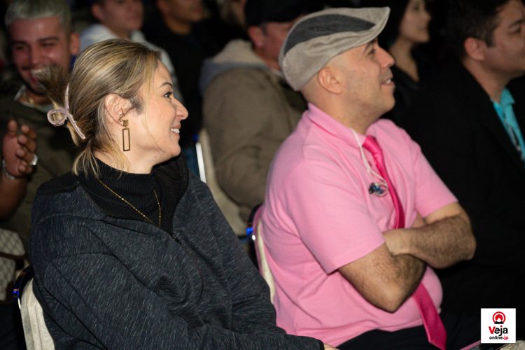 Show de Stand-Up em Komaki agita o inicio do feriado no Japão