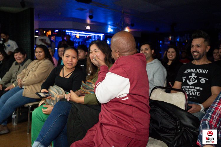Show de Stand-Up em Komaki agita o inicio do feriado no Japão