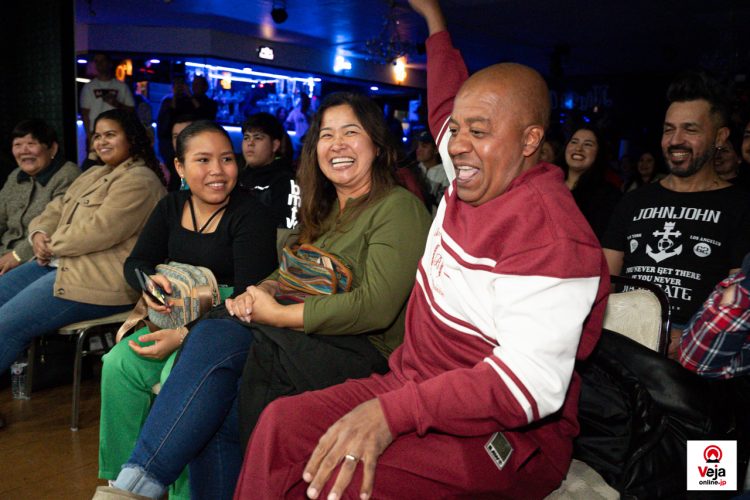 Show de Stand-Up em Komaki agita o inicio do feriado no Japão