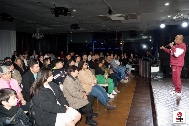 Show de Stand-Up em Komaki agita o inicio do feriado no Japão