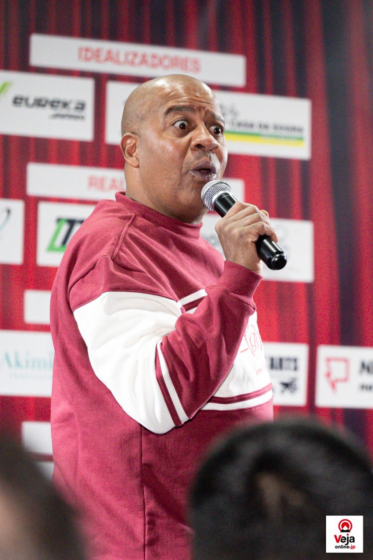 Show de Stand-Up em Komaki agita o inicio do feriado no Japão