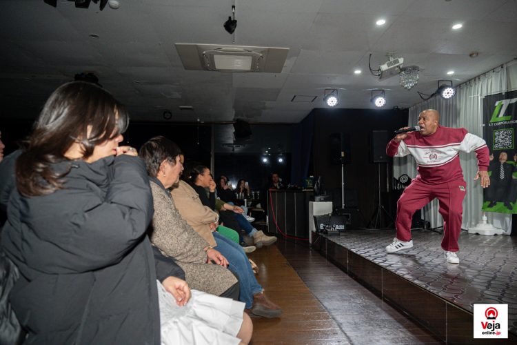 Show de Stand-Up em Komaki agita o inicio do feriado no Japão