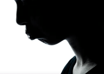 Adolescente é acusado de atear fogo em loja de shopping em Kanagawa