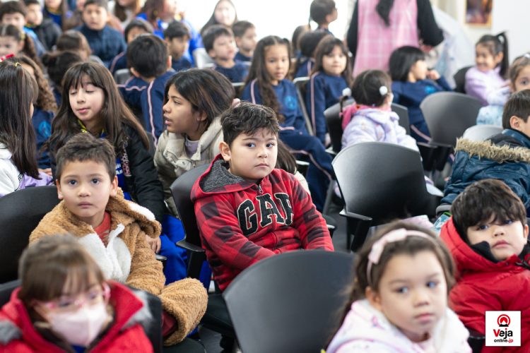Evento promove a importância e uso apropriado do número de chamada de emergência da polícia japonesa “Dia do 110”