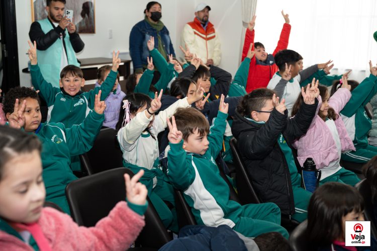 Evento promove a importância e uso apropriado do número de chamada de emergência da polícia japonesa “Dia do 110”