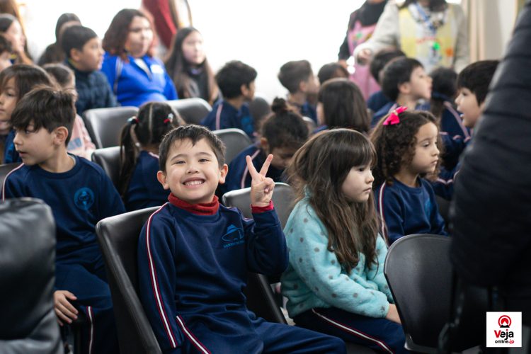 Evento promove a importância e uso apropriado do número de chamada de emergência da polícia japonesa “Dia do 110”