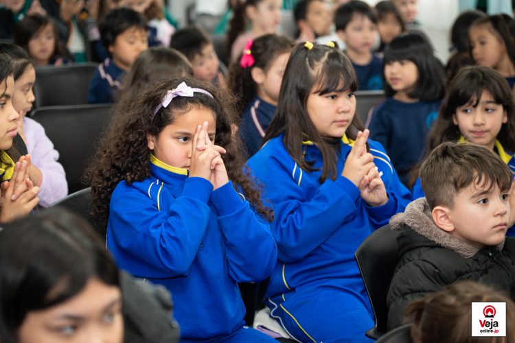 Evento promove a importância e uso apropriado do número de chamada de emergência da polícia japonesa “Dia do 110”