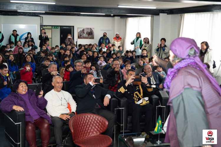 Evento promove a importância e uso apropriado do número de chamada de emergência da polícia japonesa “Dia do 110”