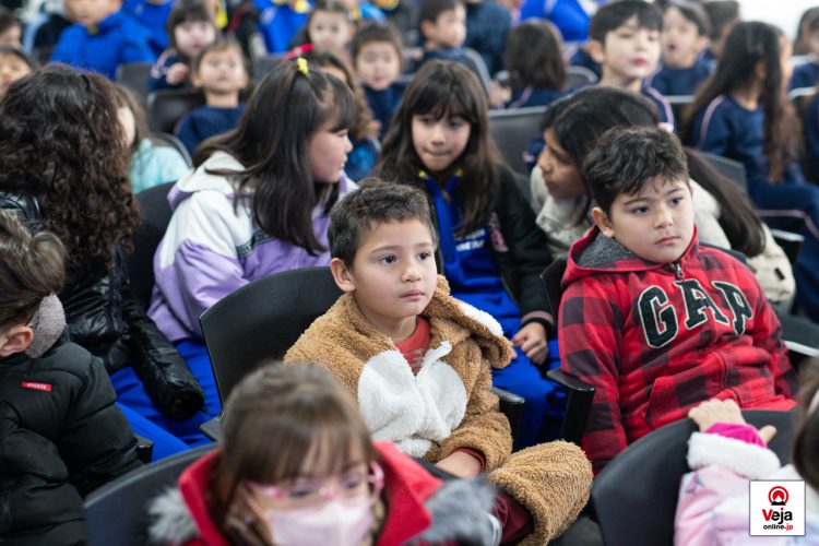 Evento promove a importância e uso apropriado do número de chamada de emergência da polícia japonesa “Dia do 110”