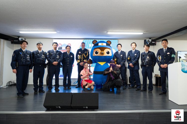 Evento promove a importância e uso apropriado do número de chamada de emergência da polícia japonesa “Dia do 110”