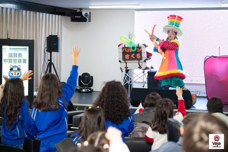 Evento promove a importância e uso apropriado do número de chamada de emergência da polícia japonesa “Dia do 110”