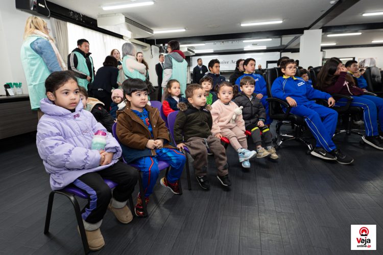 Evento promove a importância e uso apropriado do número de chamada de emergência da polícia japonesa “Dia do 110”