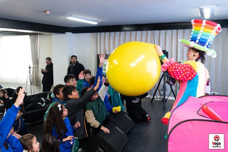 Evento promove a importância e uso apropriado do número de chamada de emergência da polícia japonesa “Dia do 110”
