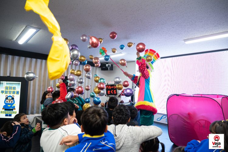 Evento promove a importância e uso apropriado do número de chamada de emergência da polícia japonesa “Dia do 110”