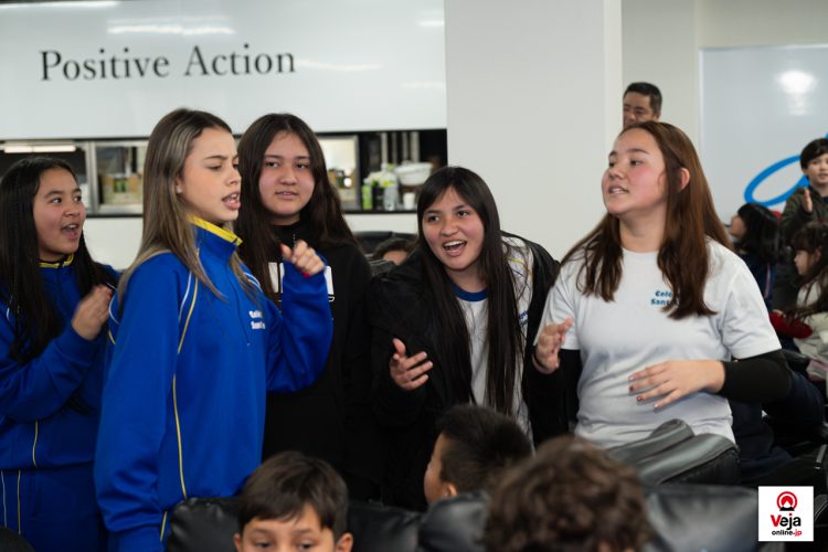 Evento promove a importância e uso apropriado do número de chamada de emergência da polícia japonesa “Dia do 110”