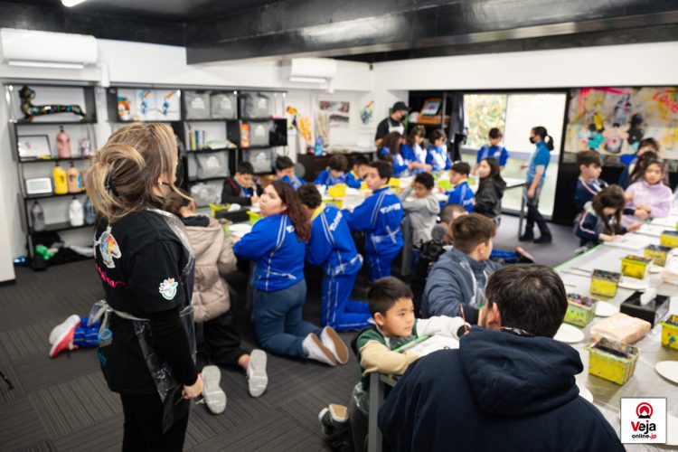 Evento promove a importância e uso apropriado do número de chamada de emergência da polícia japonesa “Dia do 110”