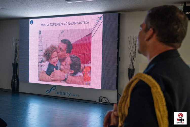 Evento promove a importância e uso apropriado do número de chamada de emergência da polícia japonesa “Dia do 110”