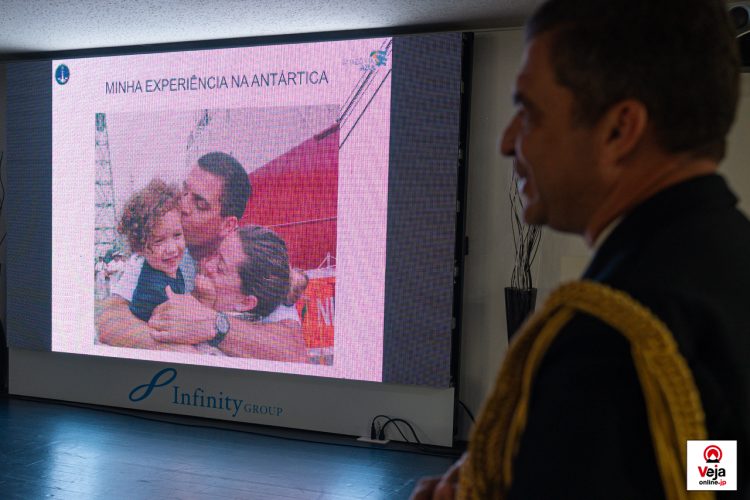 Evento promove a importância e uso apropriado do número de chamada de emergência da polícia japonesa “Dia do 110”