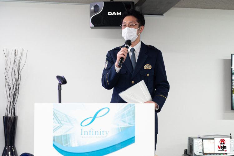 Evento promove a importância e uso apropriado do número de chamada de emergência da polícia japonesa “Dia do 110”