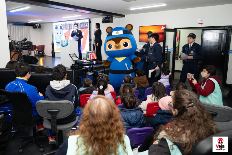 Evento promove a importância e uso apropriado do número de chamada de emergência da polícia japonesa “Dia do 110”