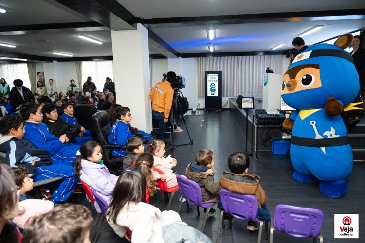 Evento promove a importância e uso apropriado do número de chamada de emergência da polícia japonesa “Dia do 110”