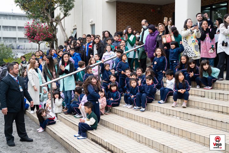 Evento promove a importância e uso apropriado do número de chamada de emergência da polícia japonesa “Dia do 110”