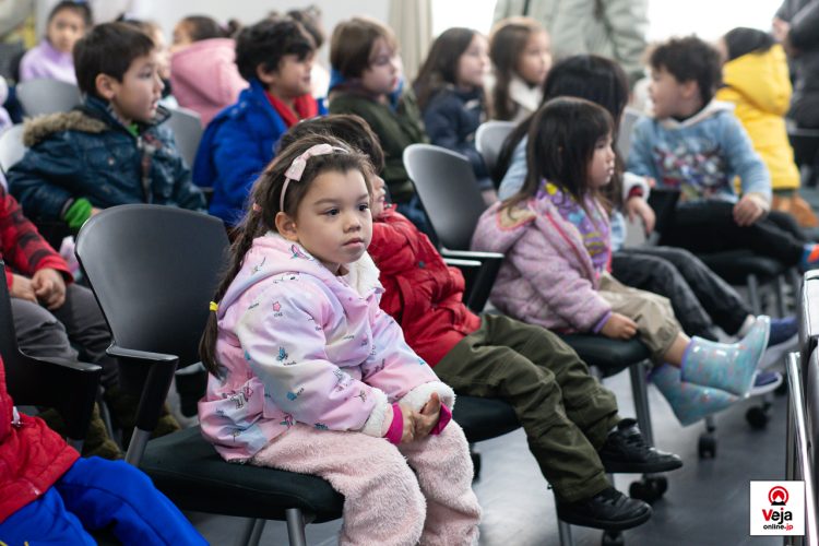 Evento promove a importância e uso apropriado do número de chamada de emergência da polícia japonesa “Dia do 110”