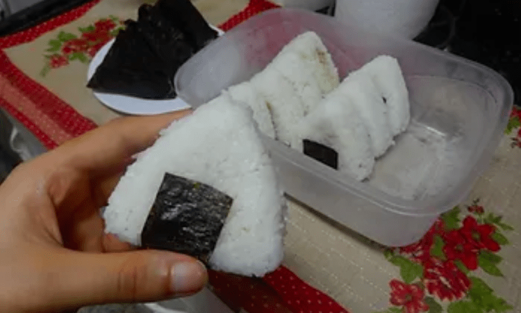 Casal japonês transforma a dor pessoal em gestos de solidariedade