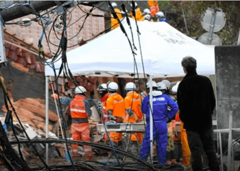 Homem perde 10 pessoas da família em deslizamento de terra em Ishikawa