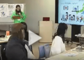 Alunos de japonês estrangeiros recebem treinamento de prevenção de desastres em Hamamatsu