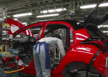 Toyota reduz jornada de trabalho em fábricas após falsificações em testes de veículos