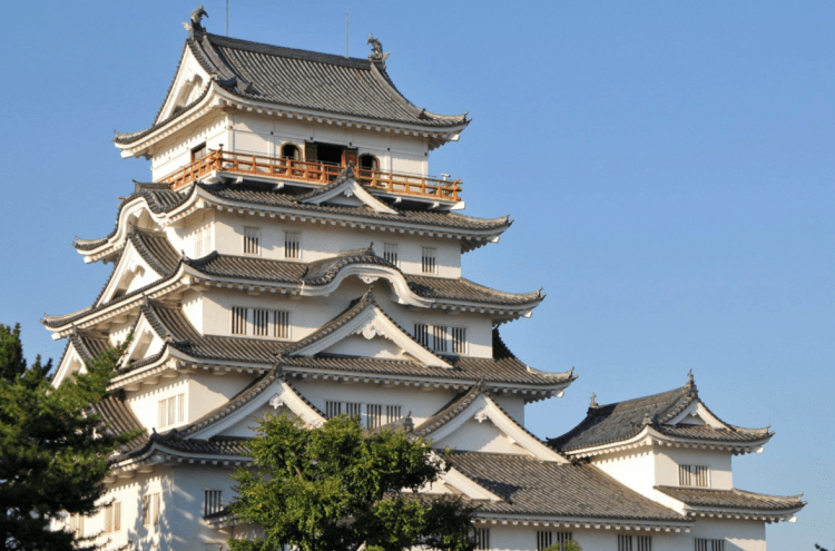 Uma experiência de luxo para casais no Castelo de Fukuyama