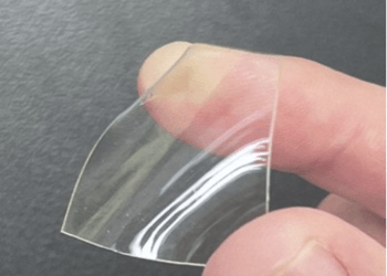 Pesquisadores desenvolvem plástico que se decompõe na água do mar