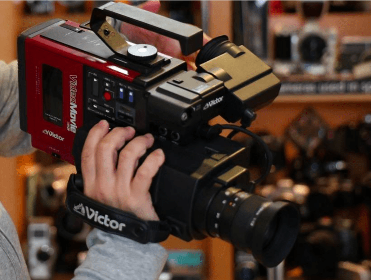 Museu japonês promove interatividade com dispositivos tecnológicos antigos